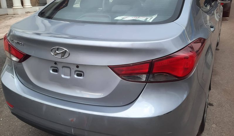 
								Hyundai Elantra – Silver Sedan full									