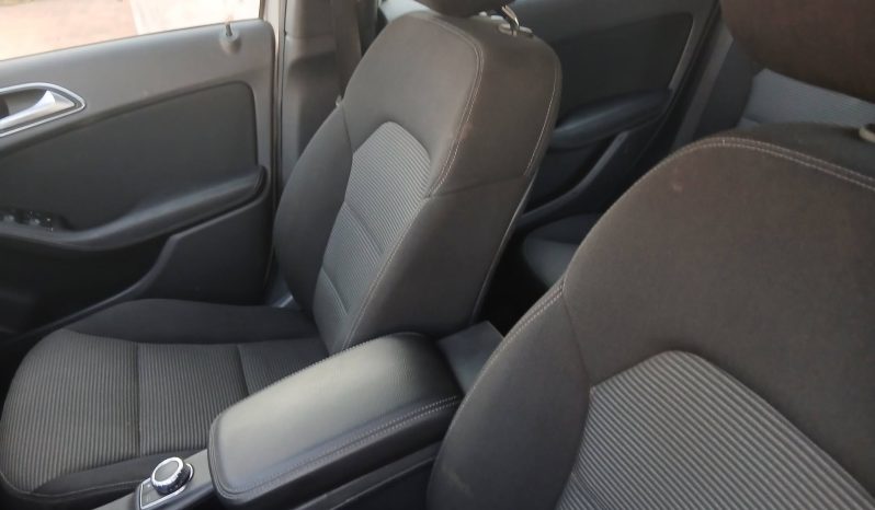 
								Mercedes-Benz B-Class – Silver Hatchback full									