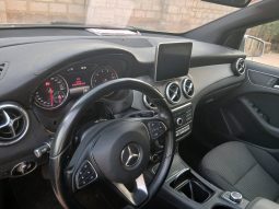
										Mercedes-Benz B-Class – Silver Hatchback full									