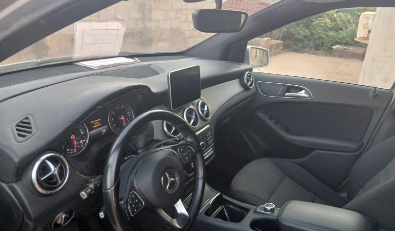 
								Mercedes-Benz B-Class – Silver Hatchback full									