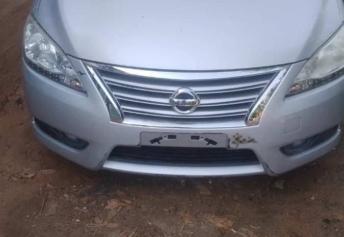 
								Nissan Sylphy – Silver Sedan full									