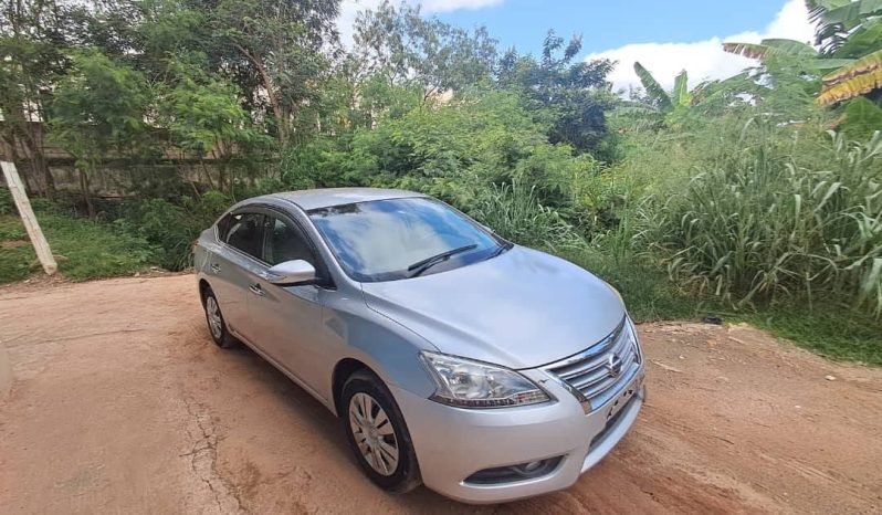 
								Nissan Sylphy – Silver Sedan full									