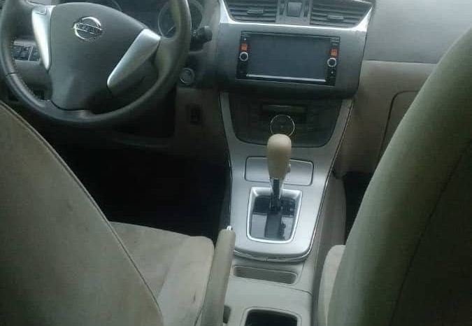 
								Nissan Sylphy – Silver Sedan full									