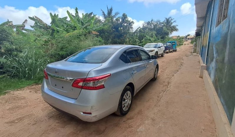 
								Nissan Sylphy – Silver Sedan full									