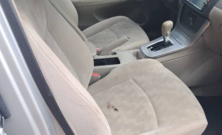 
								Nissan Sylphy – Silver Sedan full									
