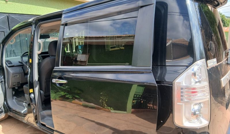 
								Toyota Voxy – Black 8-Seater MPV full									
